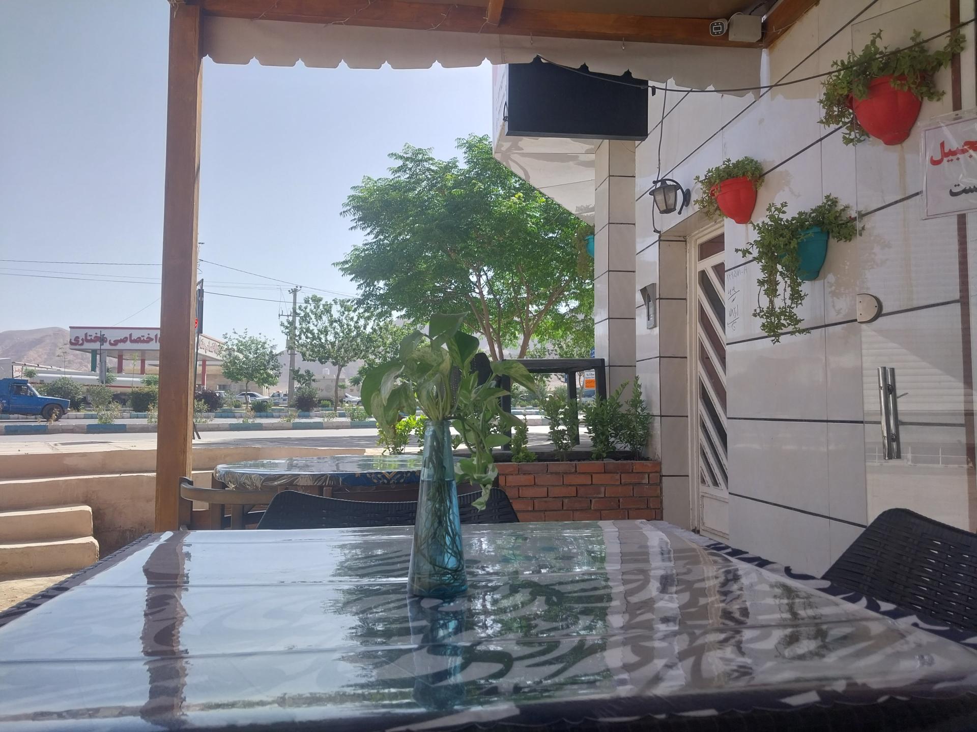 عکس کافه قهوه و صبحانه دورهمی دنج