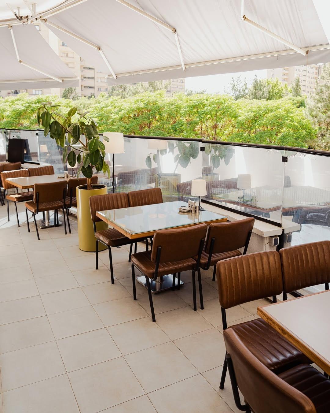 عکس کافه رستوران پلتفرم ایران