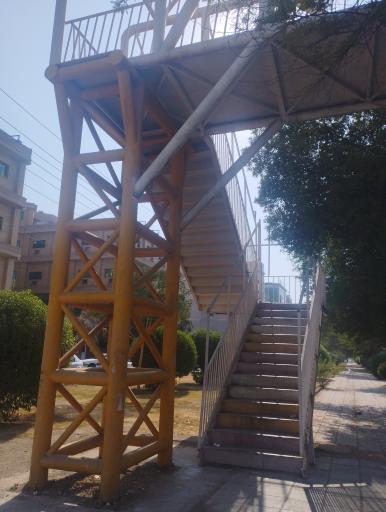 عکس پل هوایی عابر پیاده 