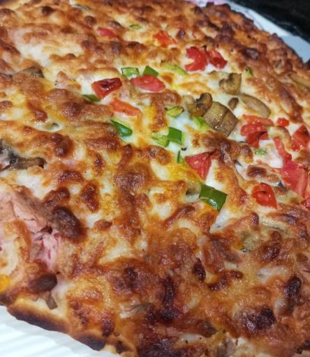 عکس پیتزا تنوری وانیا