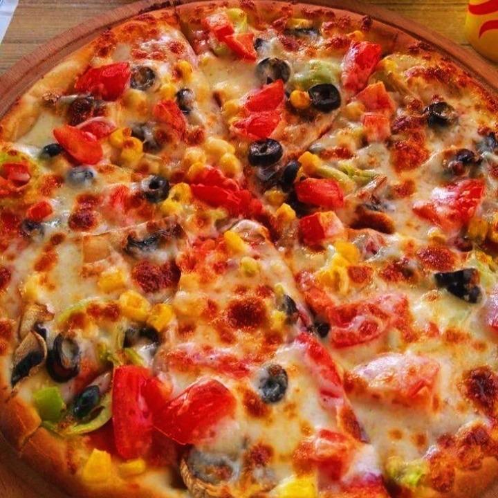 عکس پیتزا تنوری وانیا