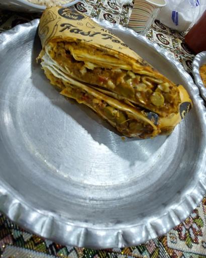 ریوگ صبحانه و شام محلی