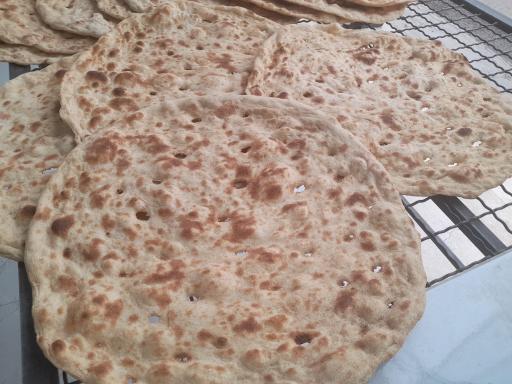 عکس بربری خراسانی و نان سبوس دار شهر نان