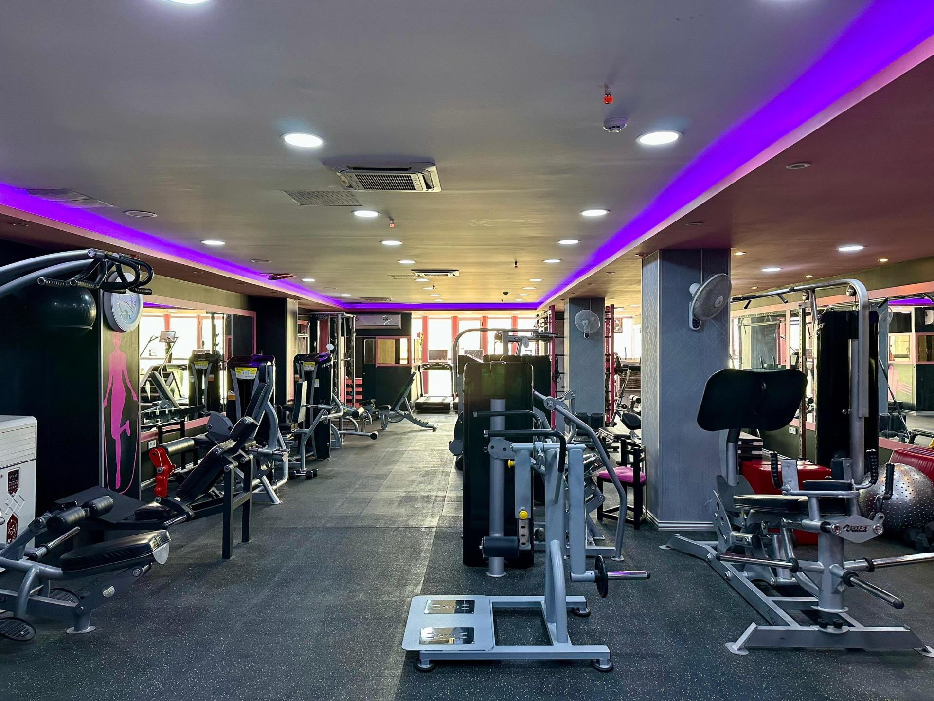 عکس باشگاه بدنسازی بانوان اسپرینگ فیتنس