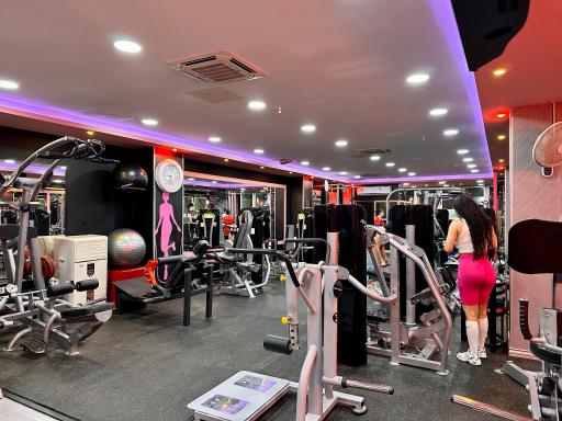 عکس باشگاه بدنسازی بانوان اسپرینگ فیتنس