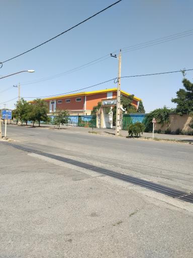 عکس مدرسه راهنمایی نمونه الحاجیه خانم بیگم بیاضیان