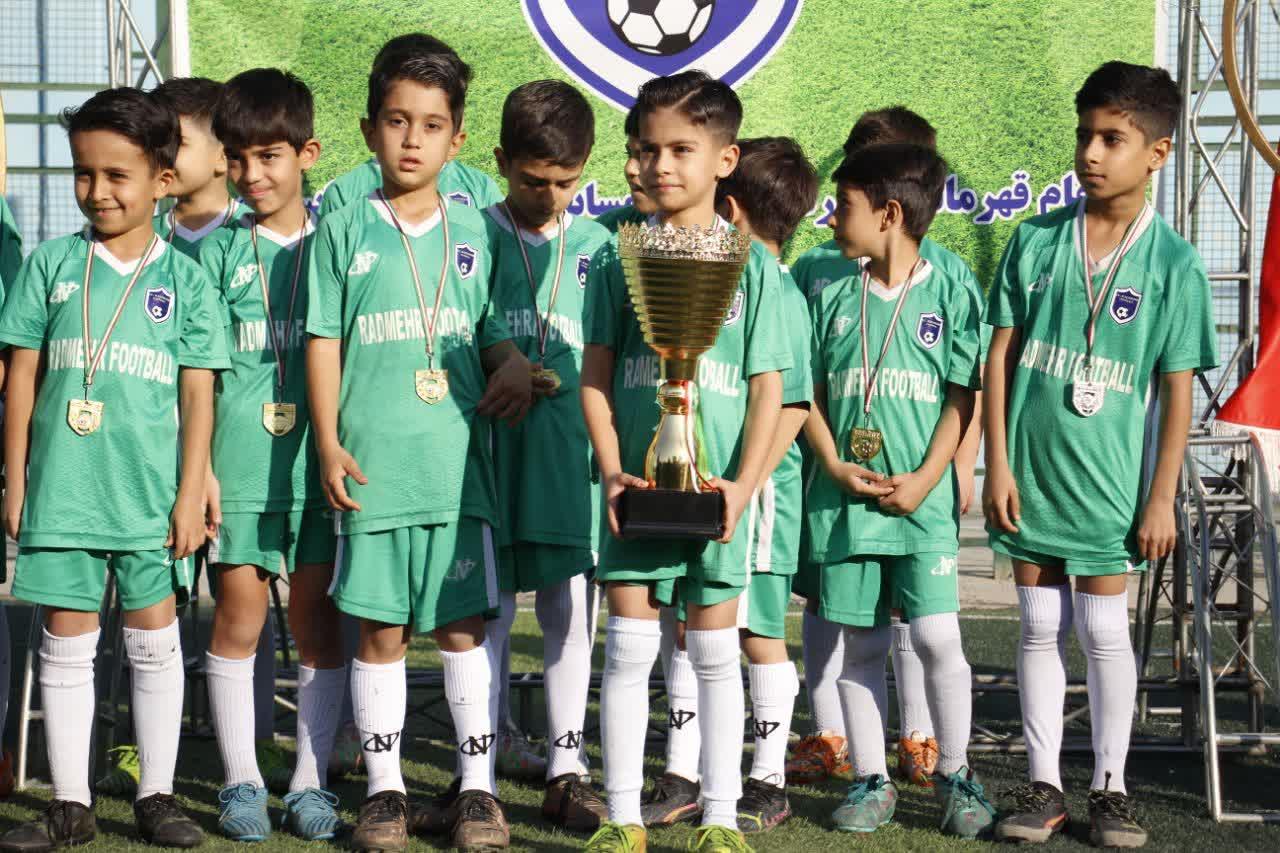 عکس باشگاه فوتبال رادمهر