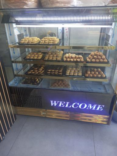 عکس نان و شیرینی شادن