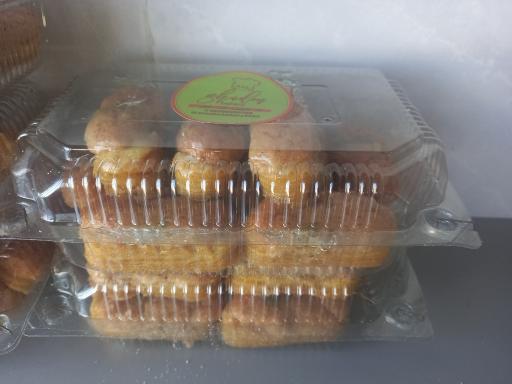 عکس نان و شیرینی شادن