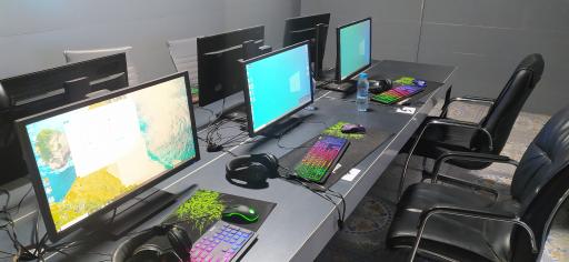 عکس گیم نت و سالن بیلیارد کافه بازی