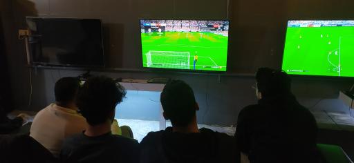 عکس گیم نت و سالن بیلیارد کافه بازی