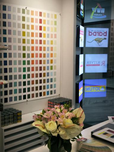 عکس مرکز ترکیب رنگ کامپیوتری پیگمنت 