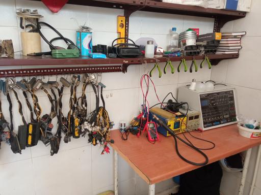 عکس خدمات برق والکترونیک خودرو(پیشرو)