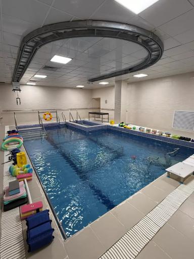 عکس فیزیوتراپی و آب درمانی تک