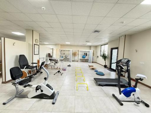 عکس فیزیوتراپی و آب درمانی تک