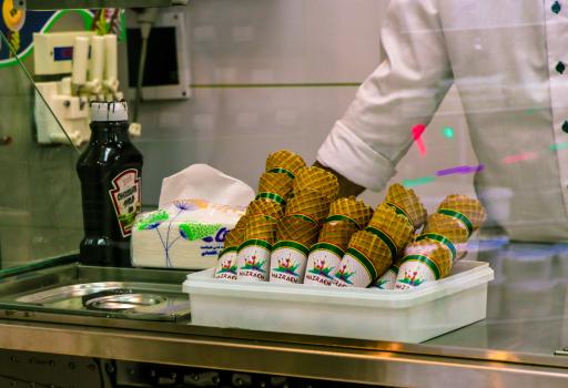 عکس فروشگاه لبنیات مزرعه