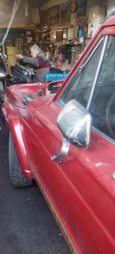 عکس تعمیرگاه جیپ چمن آرا