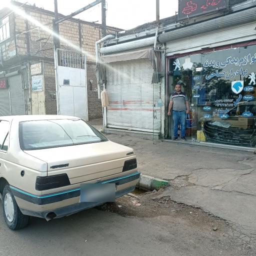 عکس بورس بدنه و لوازم یدکی برادران صباحی