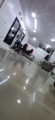 آرايشگاه پسر شرقی