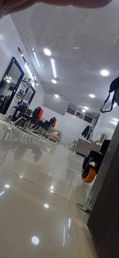 آرايشگاه پسر شرقی