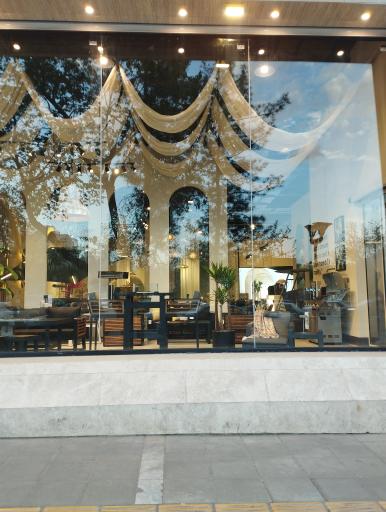 مبلمان باغی و تراس کنزی لیپاریس