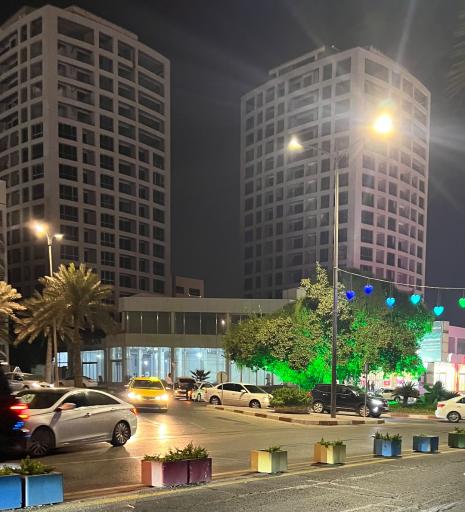 عکس برج مسکونی تجاری یاران