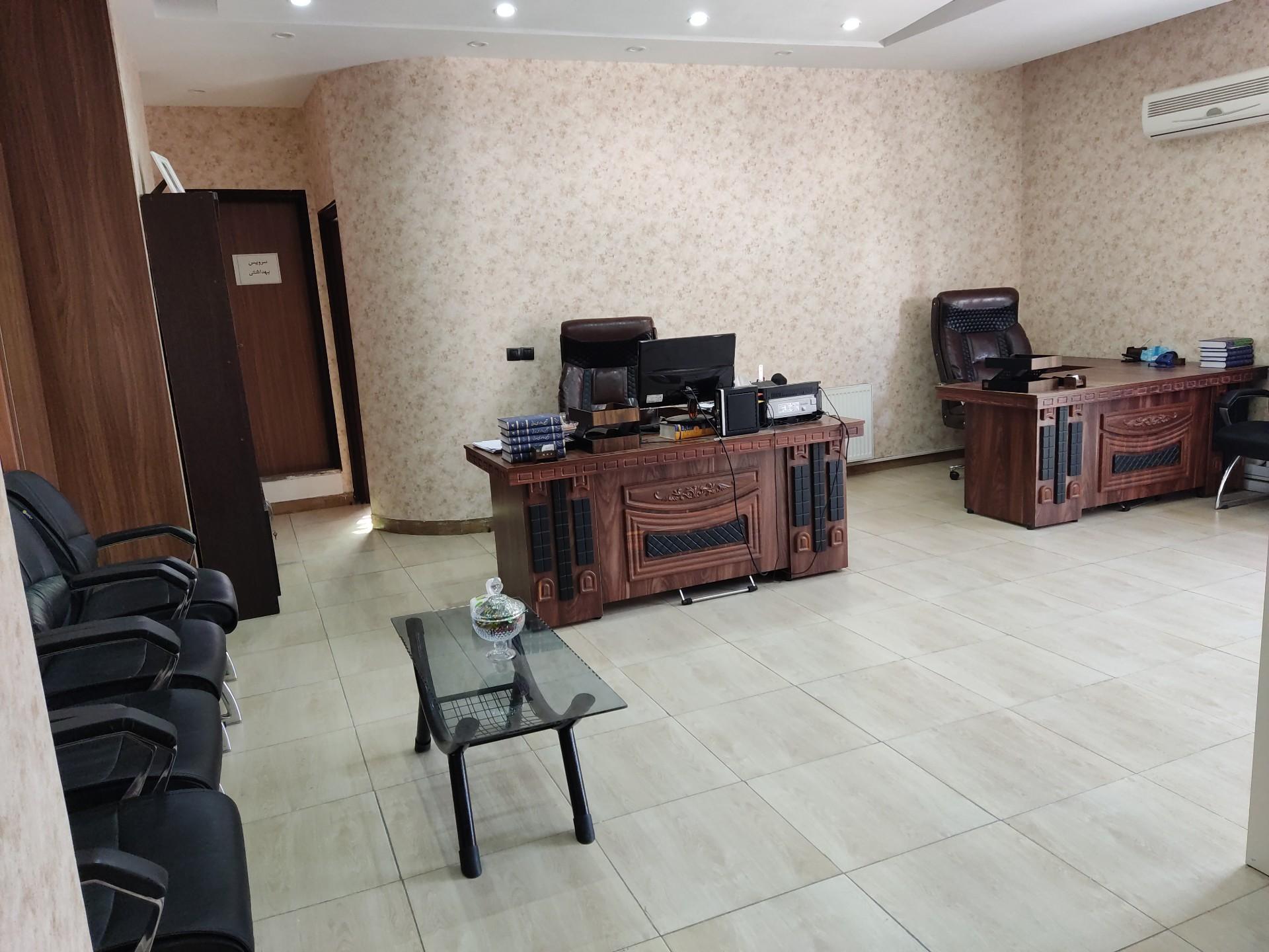 عکس دفتر وکالت اکبر قربانی 