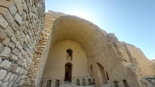 عکس کاخ اردشیر بابکان