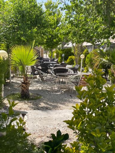 عکس کافه هزار و یک شب