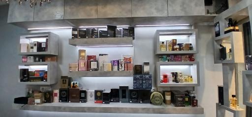 عکس گالری عطر آران همتیان 