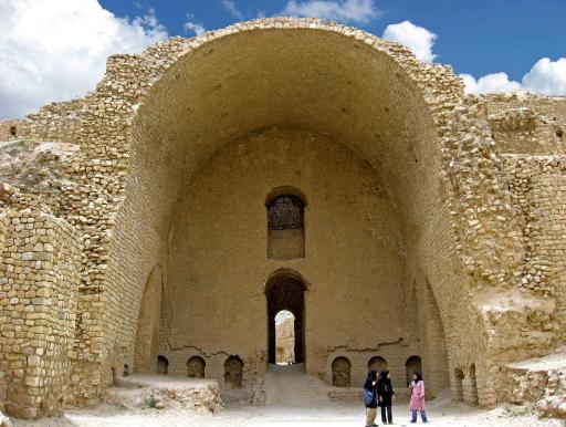 عکس کاخ اردشیر بابکان