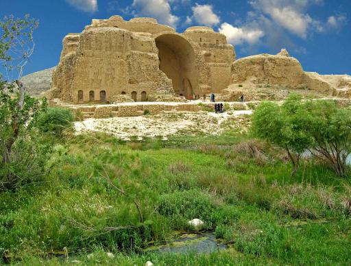 عکس کاخ اردشیر بابکان