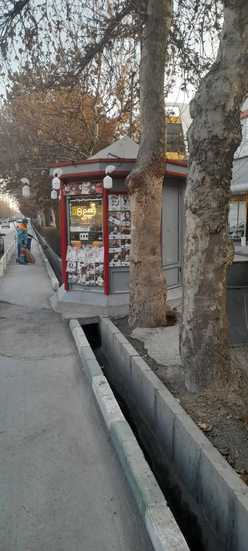 عکس دکه مطبوعات نصراللهی