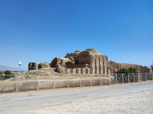 عکس کاخ اردشیر بابکان