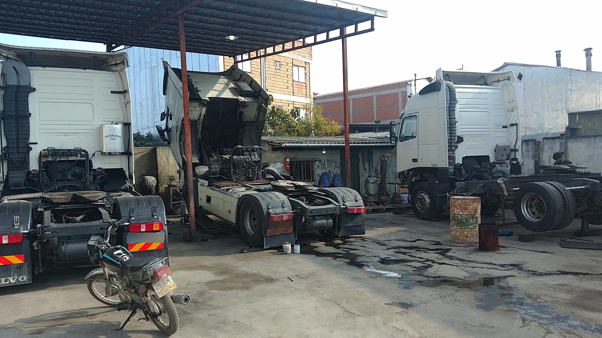 عکس تعمیرگاه تراک ولوو جابر رجب نژاد 