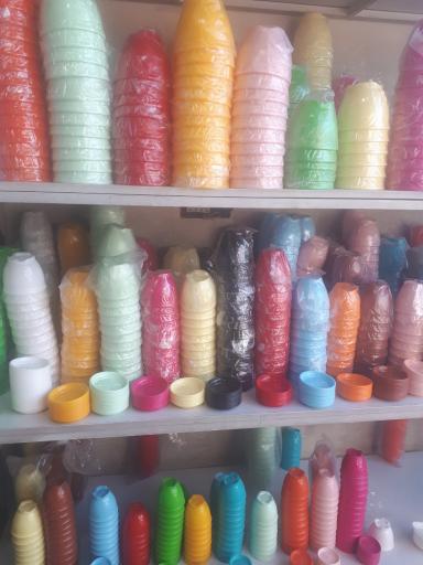 عکس فروشگاه گلدان پلاستیکی کلاسیک