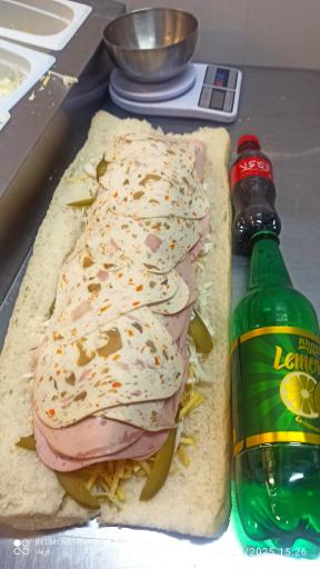 عکس ساندیچ حجیم بادوکا