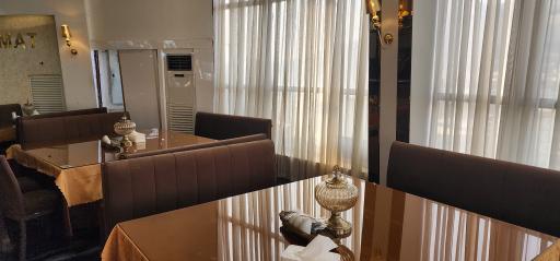 عکس هتل رنگین کمان خرم آباد