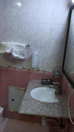 عکس هتل رنگین کمان خرم آباد