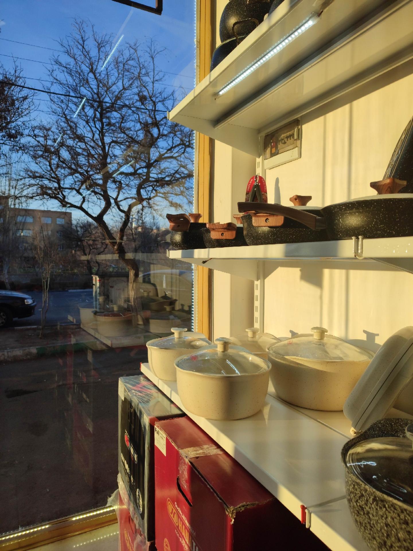 عکس فروشگاه ظروف گرانیتی هاناتک