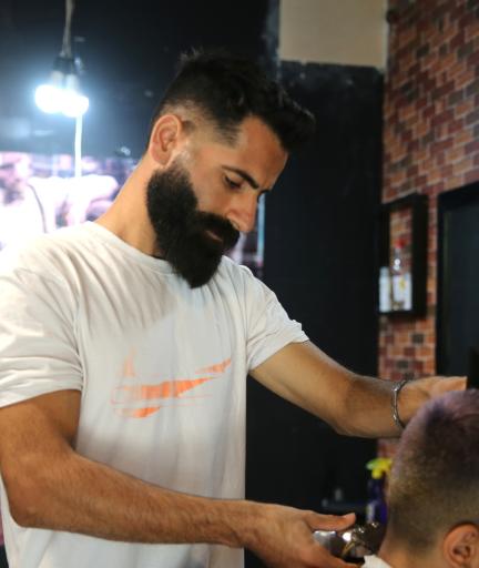 عکس پیرایش مجید حسنی (هیراد)