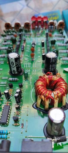 عکس الکترونیک و تعمیرات لامپ و پرژکتور مجید