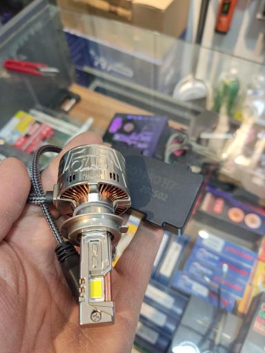 عکس الکترونیک و تعمیرات لامپ و پرژکتور مجید