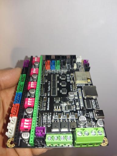 عکس الکترونیک و تعمیرات لامپ و پرژکتور مجید