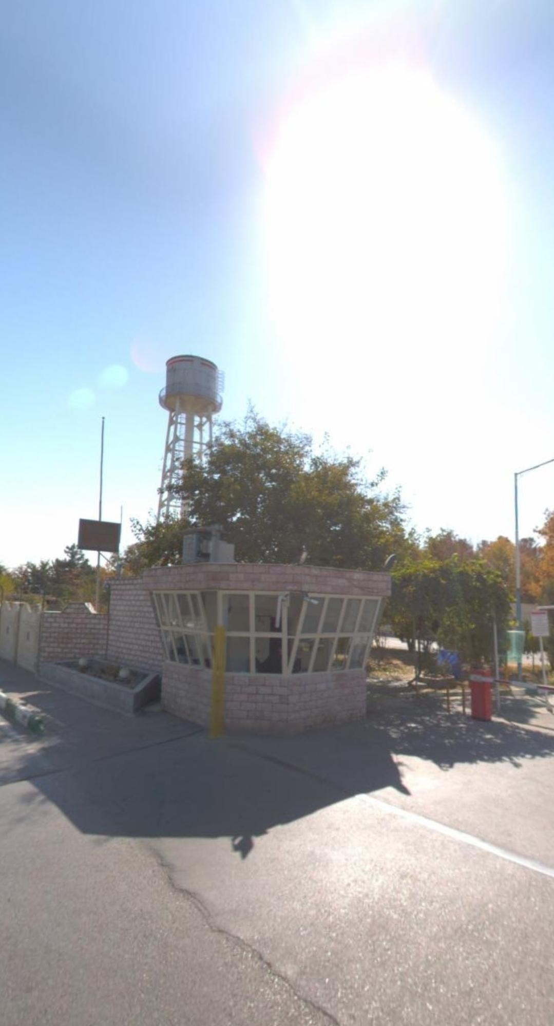 عکس درب ورودی منازل سازمانی راه آهن 