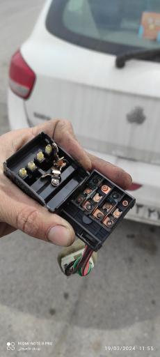 عکس دزدگیر، ردیاب ،قفل مرکزی و تعمیرات شیشه بالابر