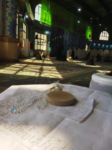 عکس مصلی نماز جمعه شهر قدس