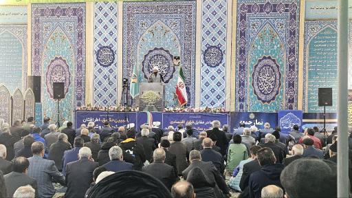 عکس مصلی نماز جمعه شهر قدس