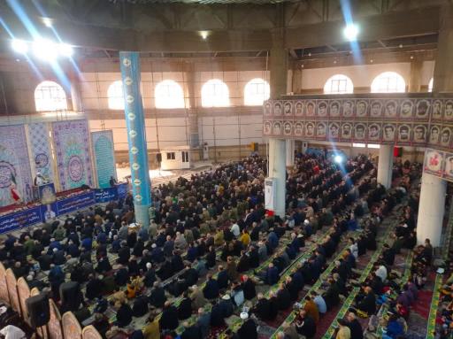 عکس مصلی نماز جمعه شهر قدس