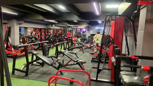 عکس باشگاه رد لاین ویژه آقایان در کرمان 